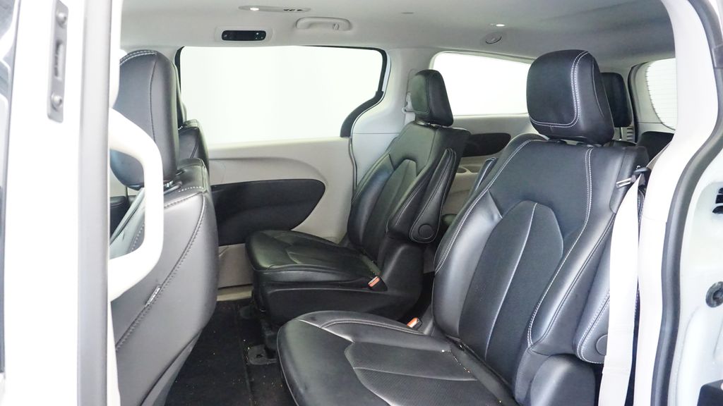 Thumbnail: 2024 Chrysler Pacifica - 24