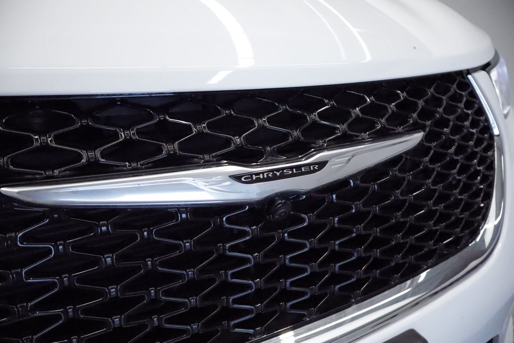 Thumbnail: 2026 Chrysler Pacifica - 17