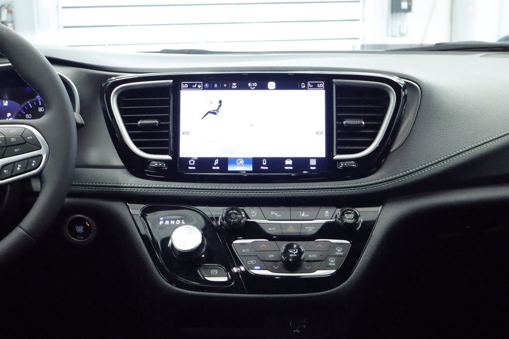 Thumbnail: 2026 Chrysler Pacifica - 13