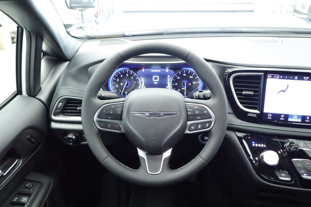 Thumbnail: 2026 Chrysler Pacifica - 12
