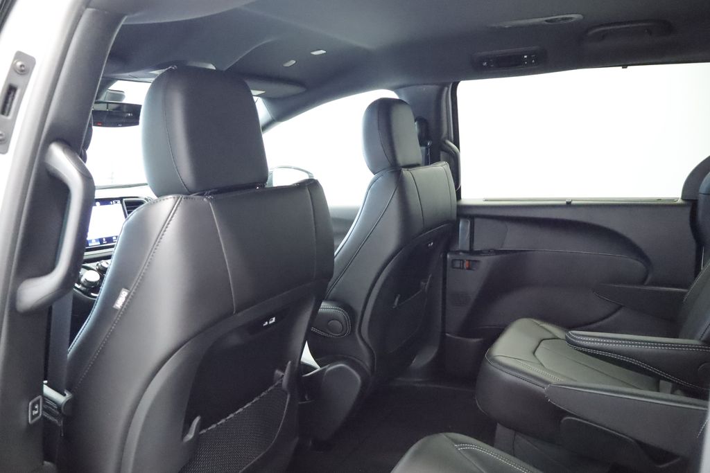 Thumbnail: 2026 Chrysler Pacifica - 20