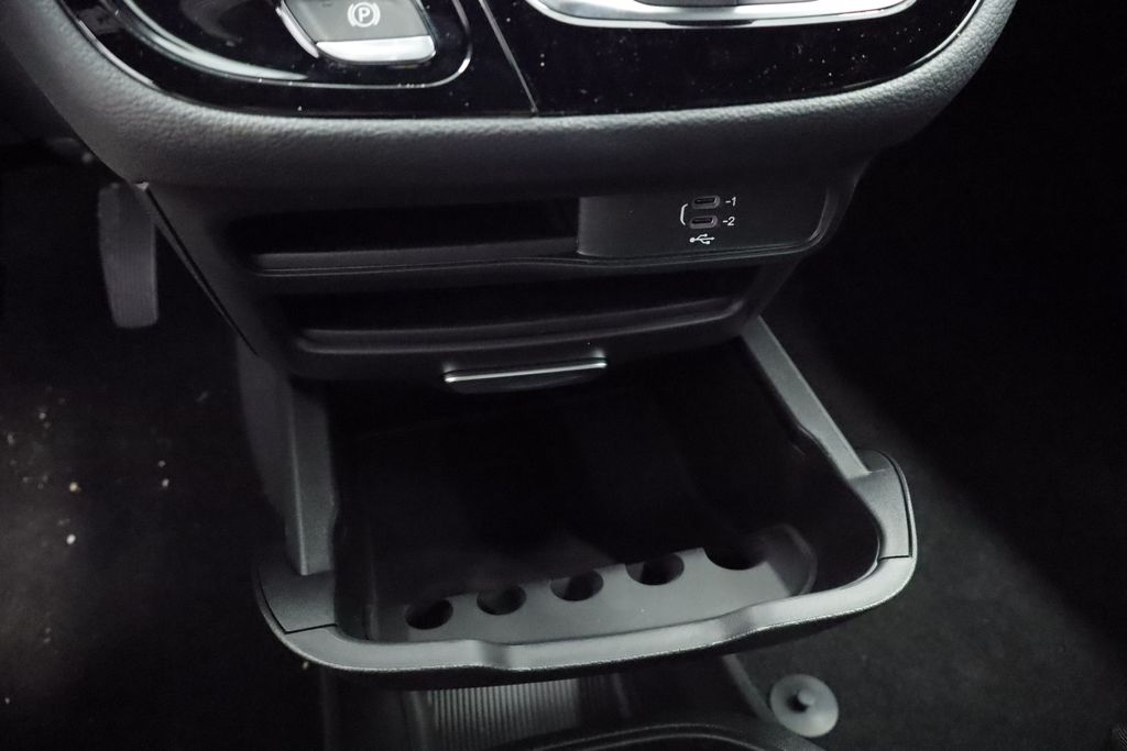 Thumbnail: 2026 Chrysler Pacifica - 25