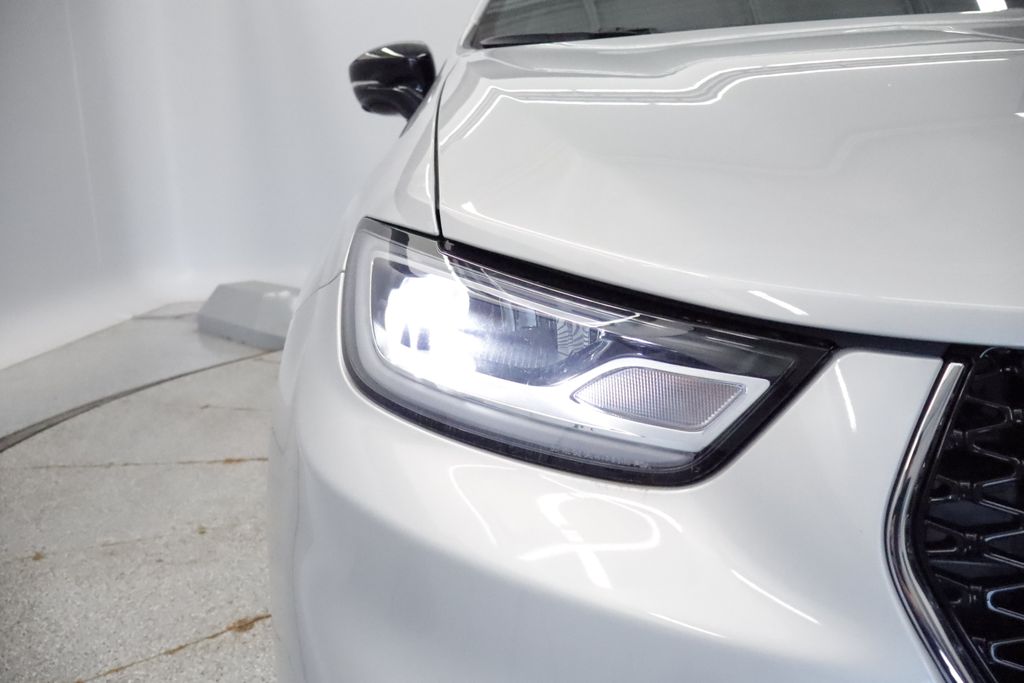 Thumbnail: 2026 Chrysler Pacifica - 18