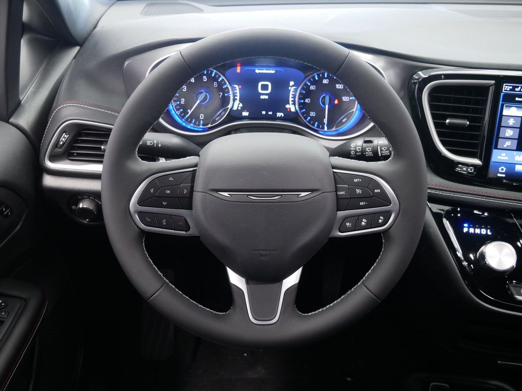 Thumbnail: 2027 Chrysler Pacifica - 8