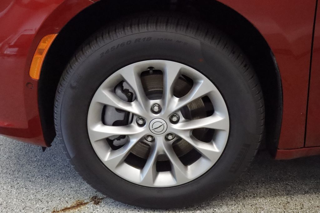 Thumbnail: 2026 Chrysler Pacifica - 8