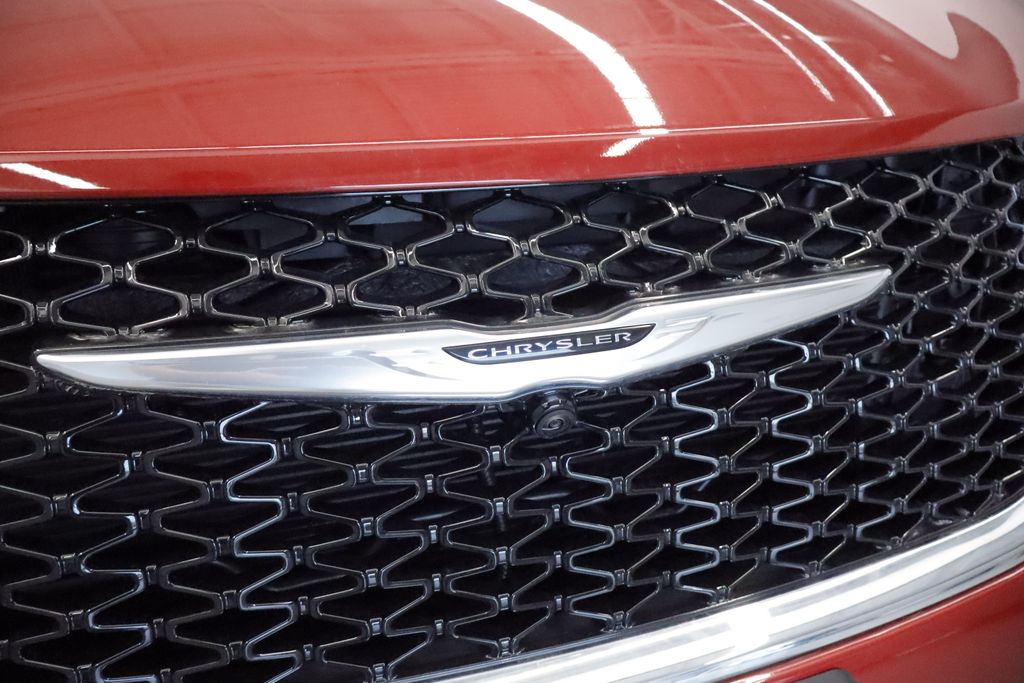 Thumbnail: 2026 Chrysler Pacifica - 18