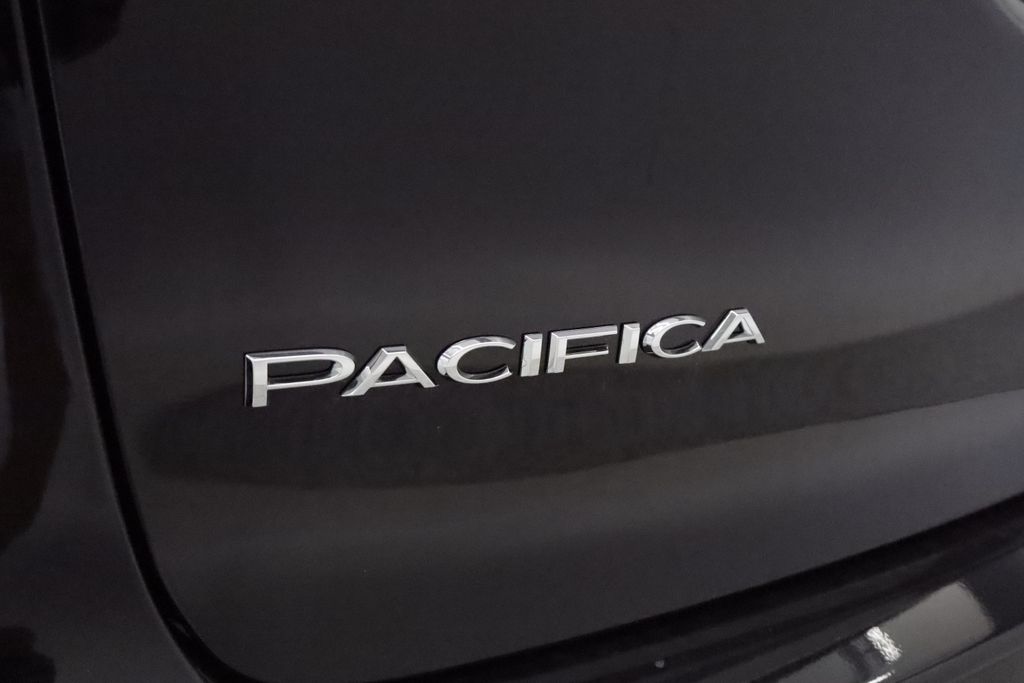 Thumbnail: 2026 Chrysler Pacifica - 18