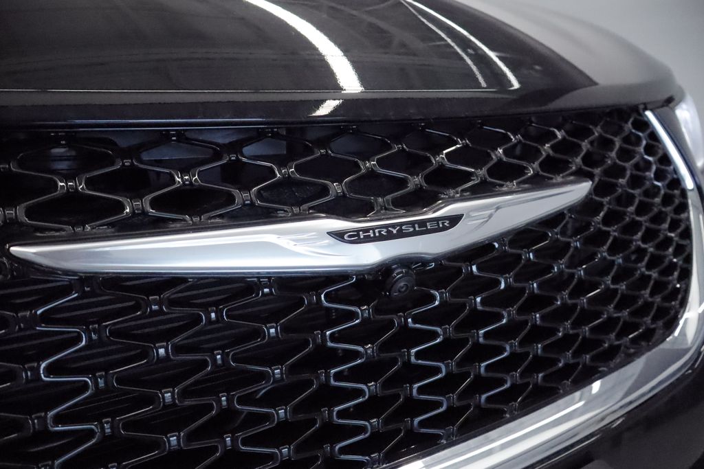 Thumbnail: 2026 Chrysler Pacifica - 17