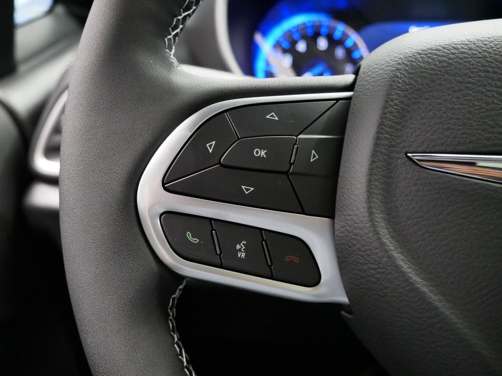 Thumbnail: 2026 Chrysler Pacifica - 32