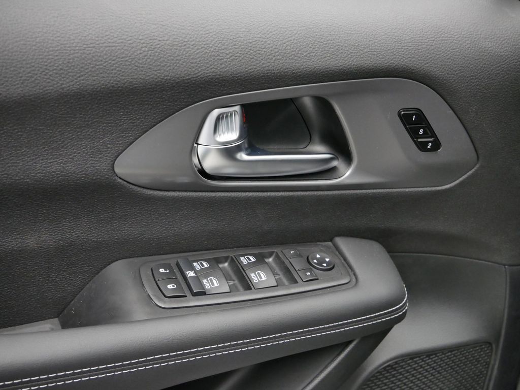 Thumbnail: 2026 Chrysler Pacifica - 22