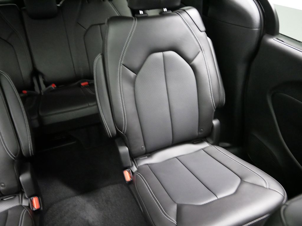Thumbnail: 2026 Chrysler Pacifica - 30
