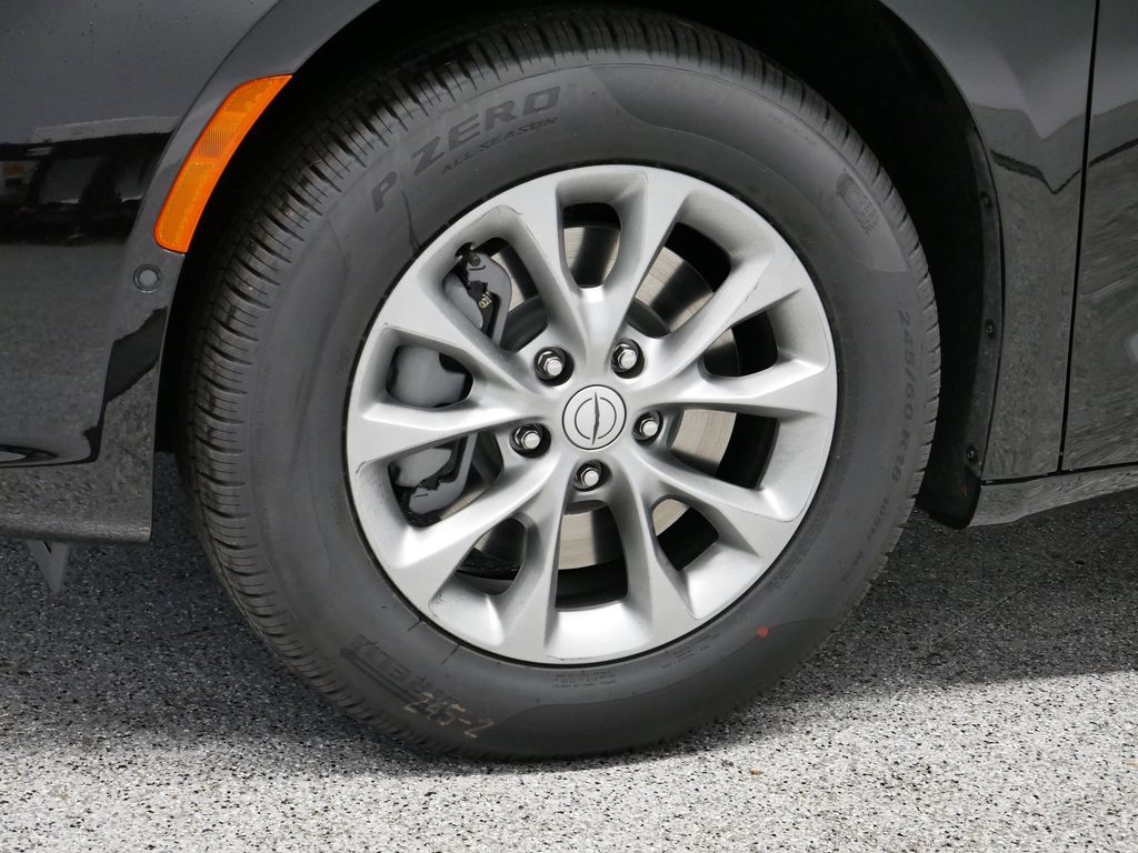 Thumbnail: 2026 Chrysler Pacifica - 7