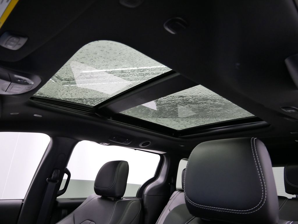 Thumbnail: 2026 Chrysler Pacifica - 20