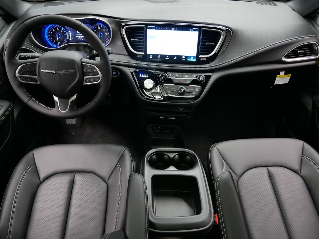 Thumbnail: 2026 Chrysler Pacifica - 12