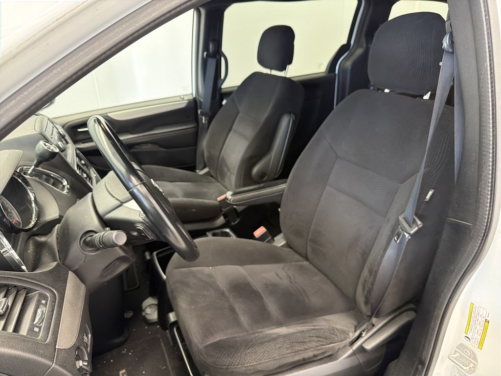 Thumbnail: 2015 Dodge Grand Caravan - 7