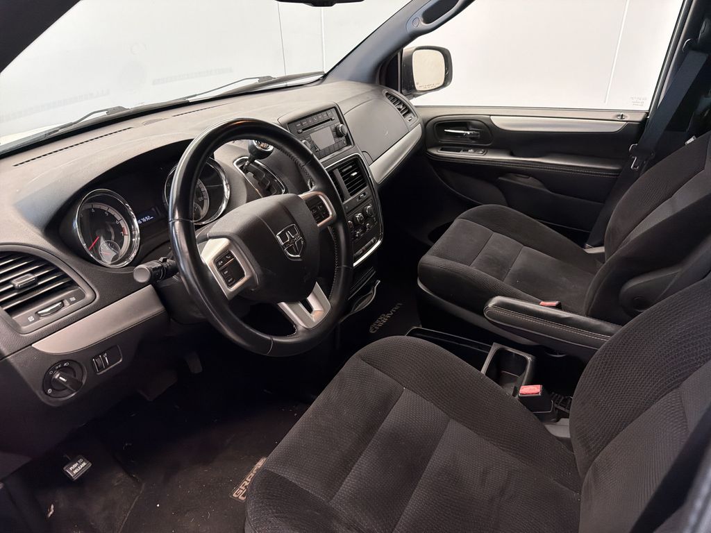 Thumbnail: 2015 Dodge Grand Caravan - 2