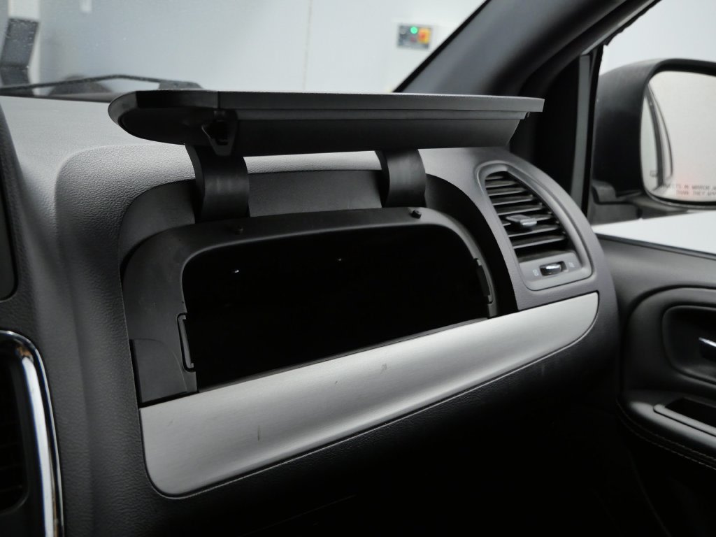 Thumbnail: 2015 Dodge Grand Caravan - 27