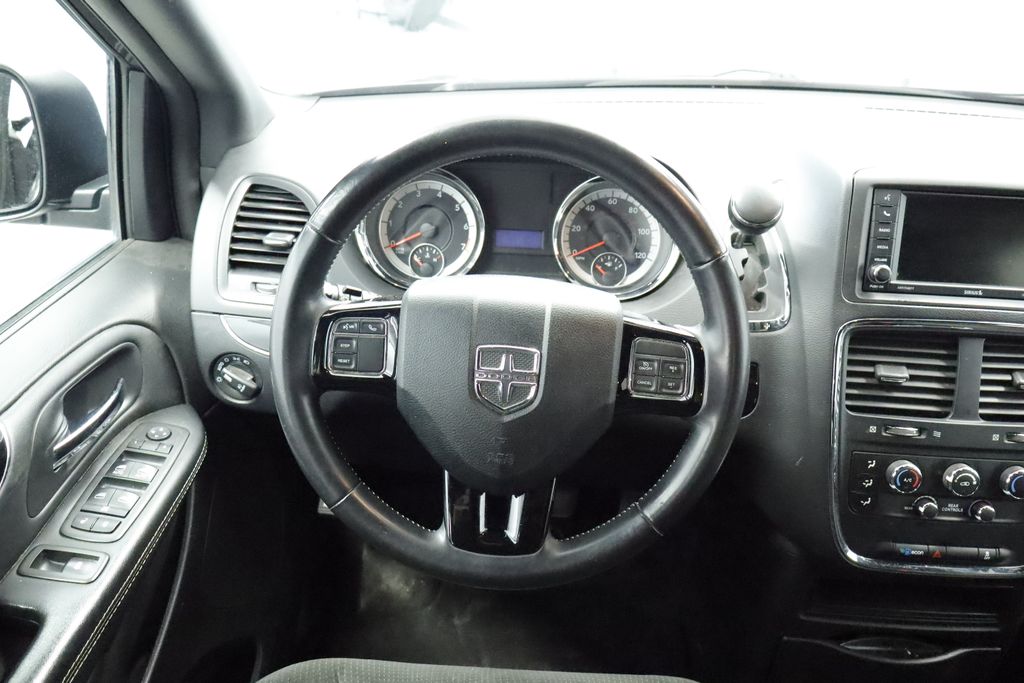 Thumbnail: 2018 Dodge Grand Caravan - 8