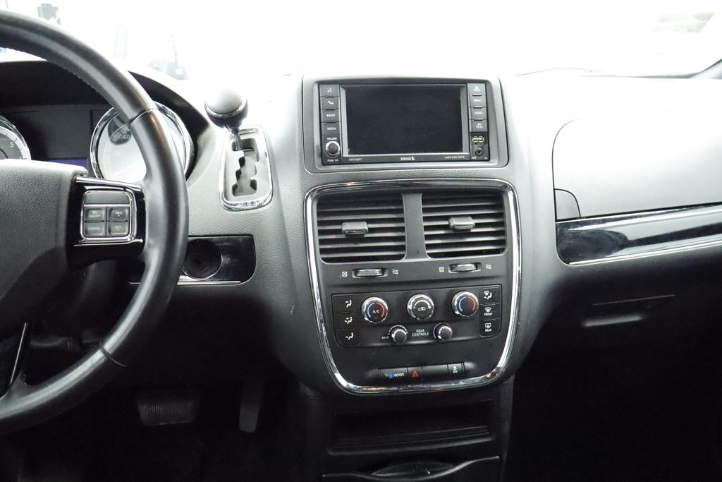 Thumbnail: 2018 Dodge Grand Caravan - 11