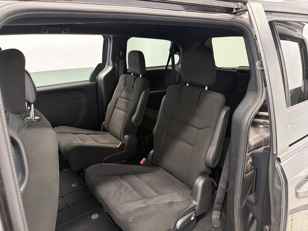 Thumbnail: 2015 Dodge Grand Caravan - 10