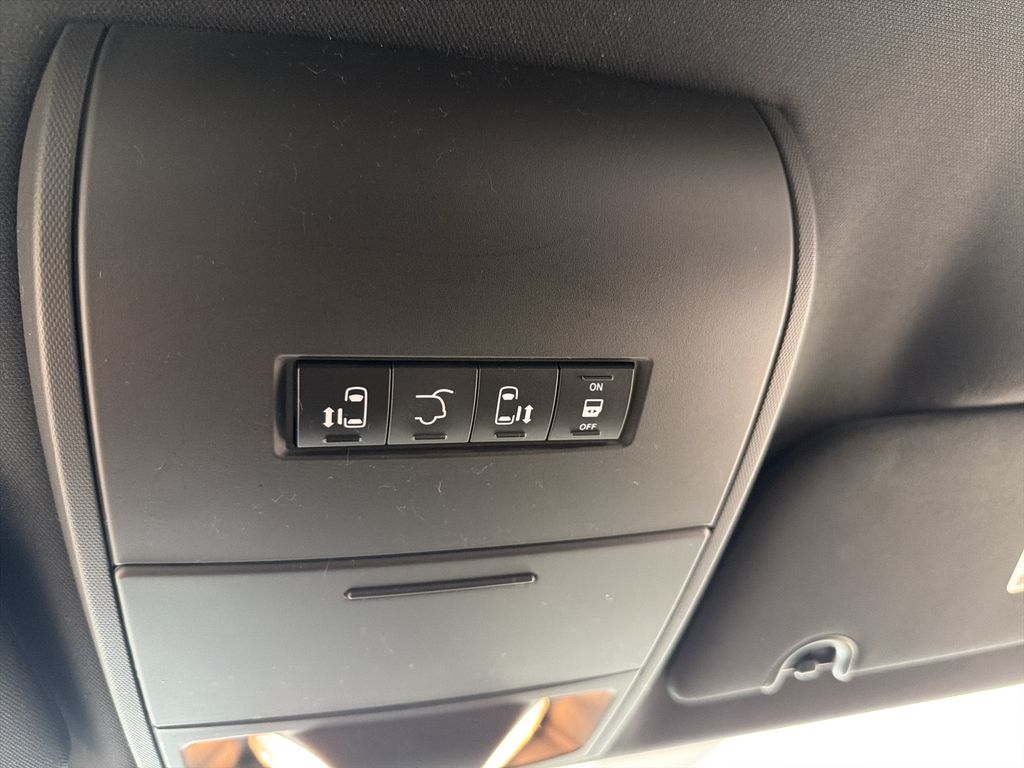 Thumbnail: 2015 Dodge Grand Caravan - 24