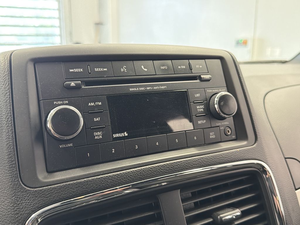 Thumbnail: 2015 Dodge Grand Caravan - 22