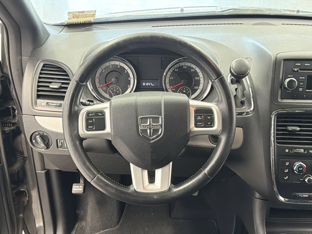 Thumbnail: 2015 Dodge Grand Caravan - 11