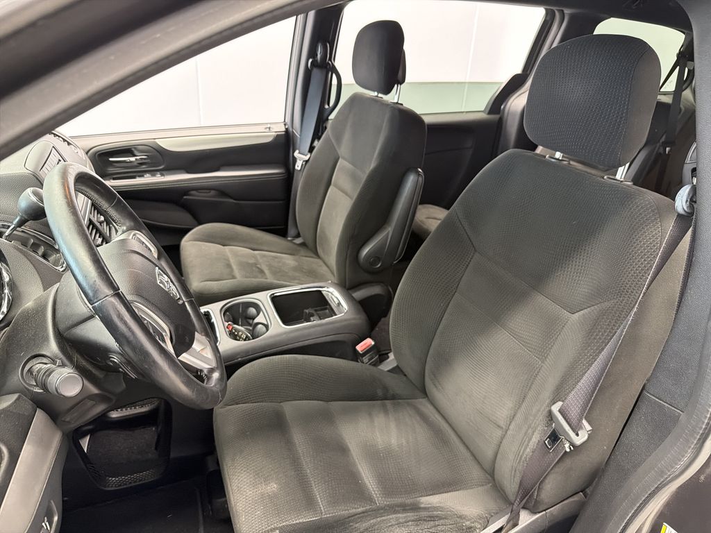 Thumbnail: 2015 Dodge Grand Caravan - 9