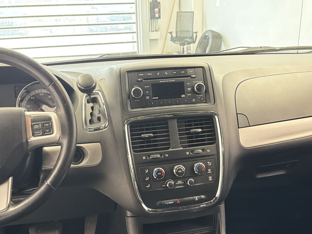 Thumbnail: 2015 Dodge Grand Caravan - 13