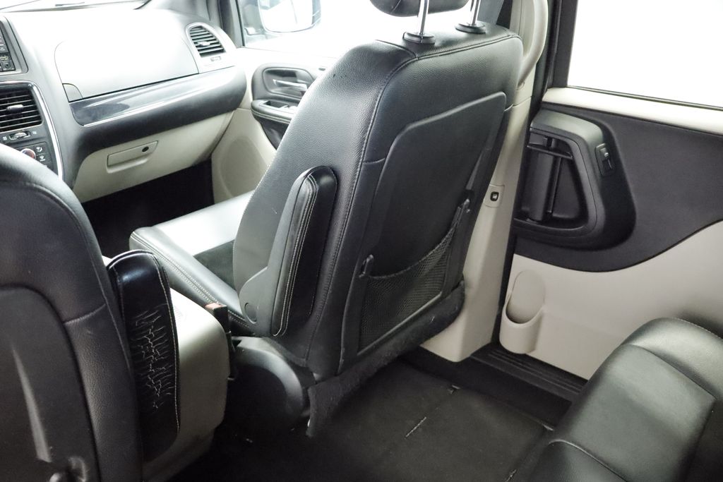 Thumbnail: 2018 Dodge Grand Caravan - 25