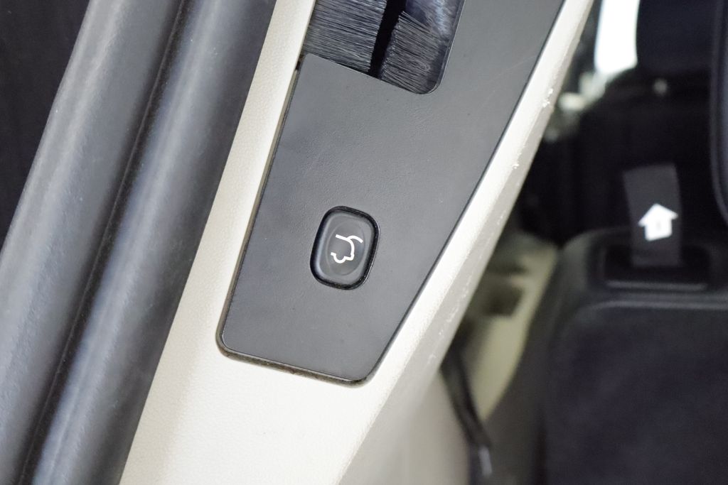 Thumbnail: 2018 Dodge Grand Caravan - 23