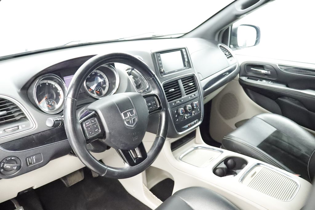 Thumbnail: 2018 Dodge Grand Caravan - 12
