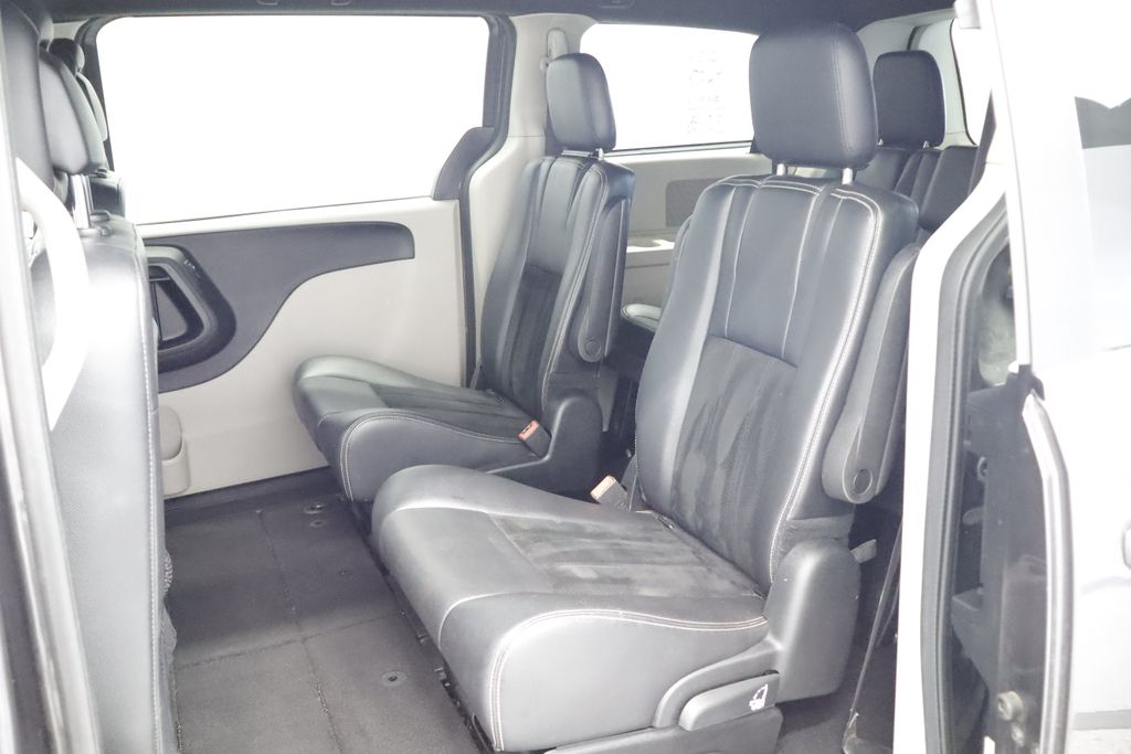 Thumbnail: 2018 Dodge Grand Caravan - 11
