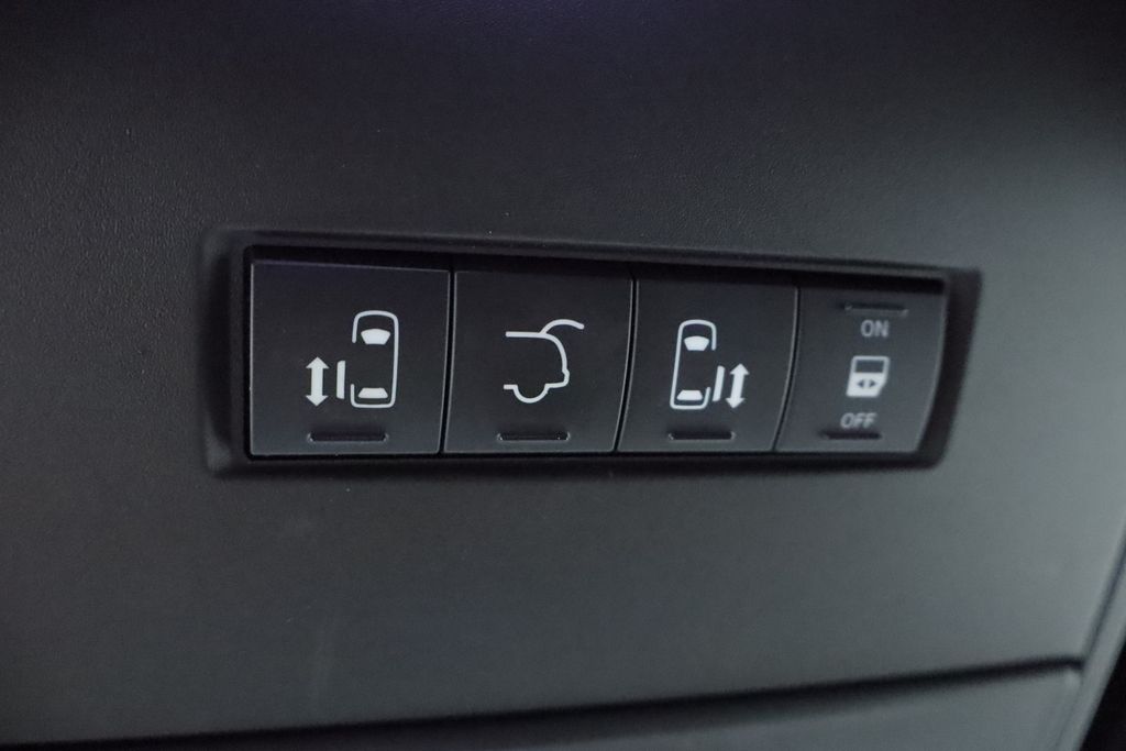 Thumbnail: 2019 Dodge Grand Caravan - 25