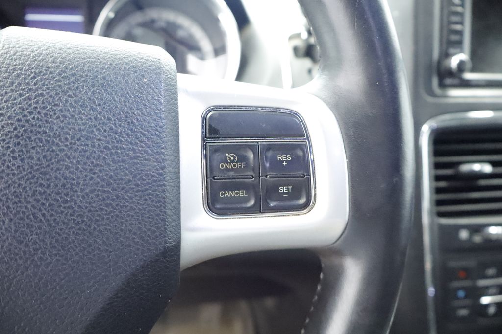 Thumbnail: 2019 Dodge Grand Caravan - 20