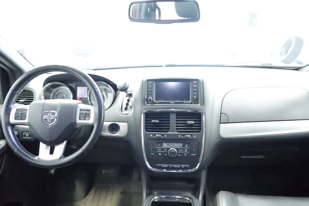 Thumbnail: 2019 Dodge Grand Caravan - 2