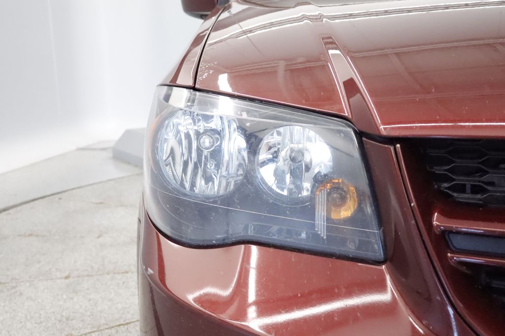 Thumbnail: 2019 Dodge Grand Caravan - 12