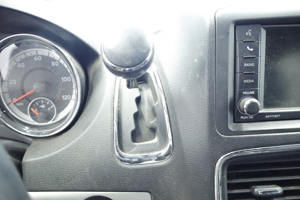 Thumbnail: 2019 Dodge Grand Caravan - 23