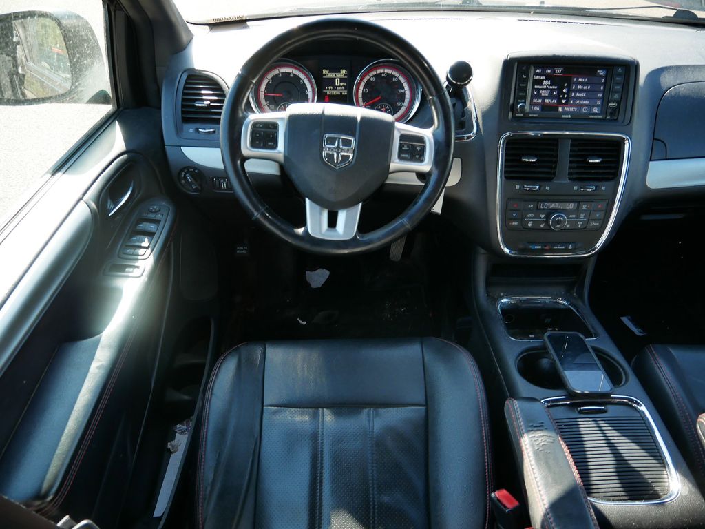 Thumbnail: 2019 Dodge Grand Caravan - 2