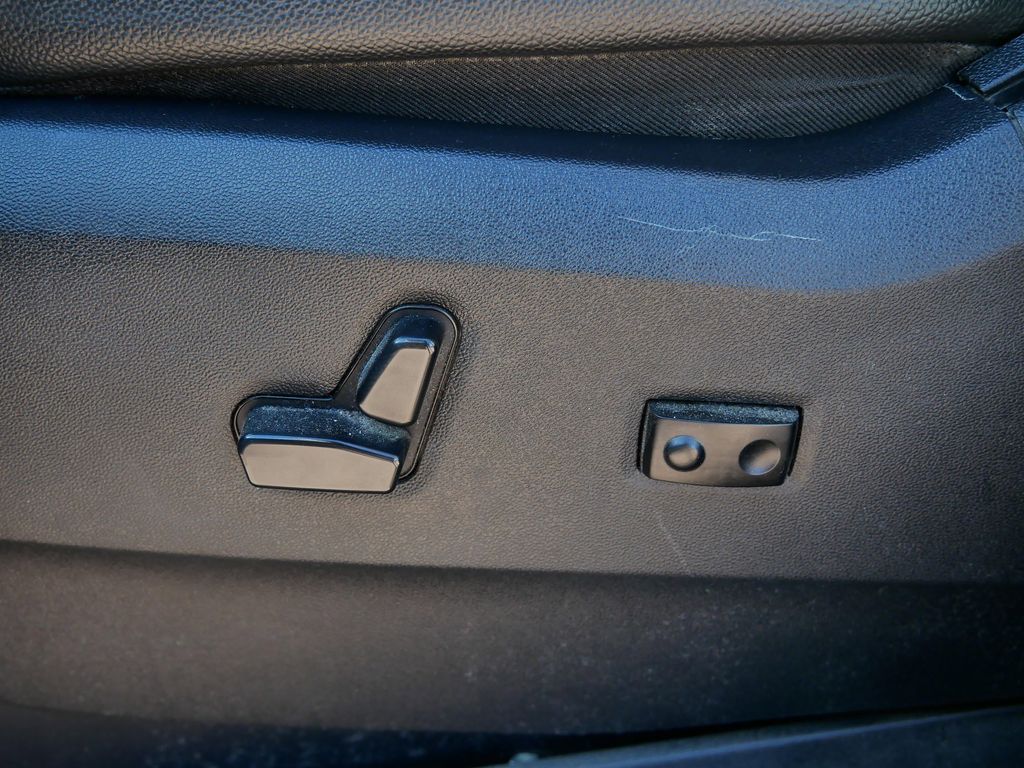 Thumbnail: 2019 Dodge Grand Caravan - 25