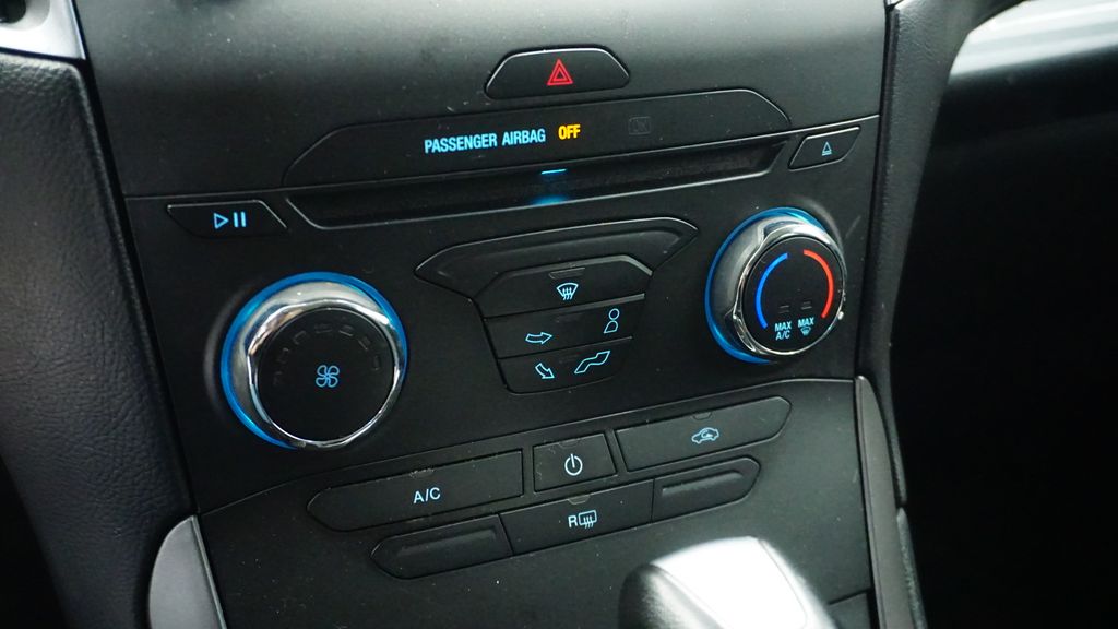 Thumbnail: 2018 Ford Edge - 30