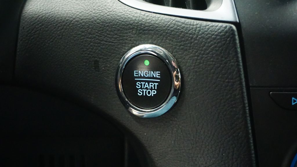 Thumbnail: 2018 Ford Edge - 32