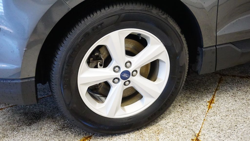 Thumbnail: 2018 Ford Edge - 8