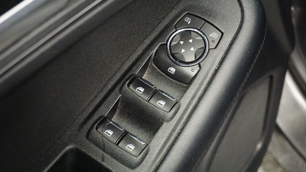 Thumbnail: 2018 Ford Edge - 27