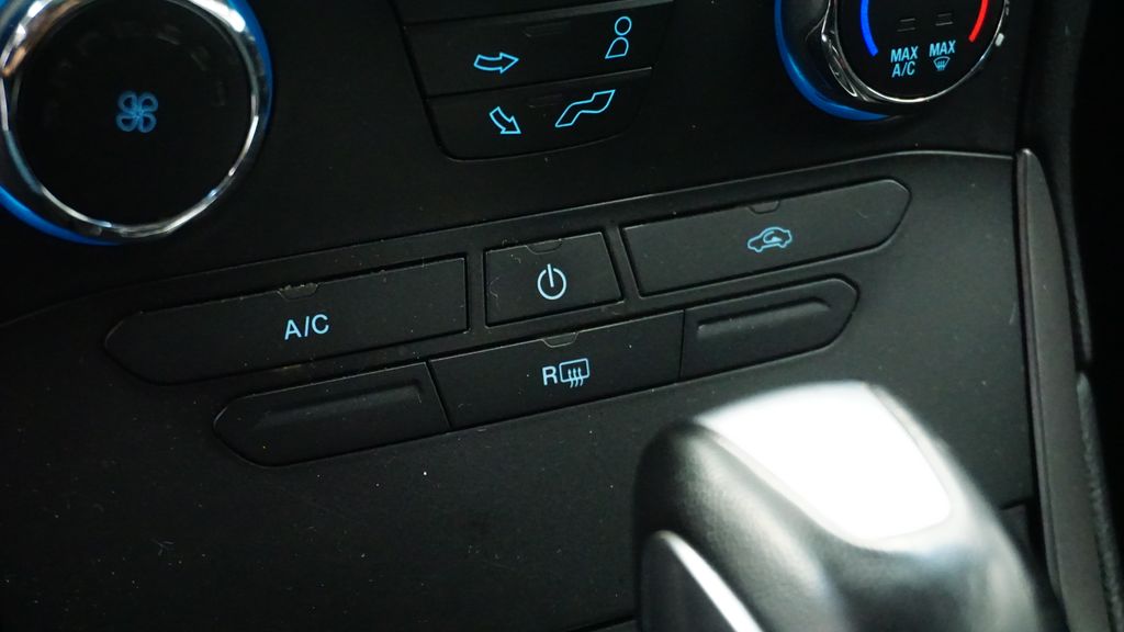 Thumbnail: 2018 Ford Edge - 29