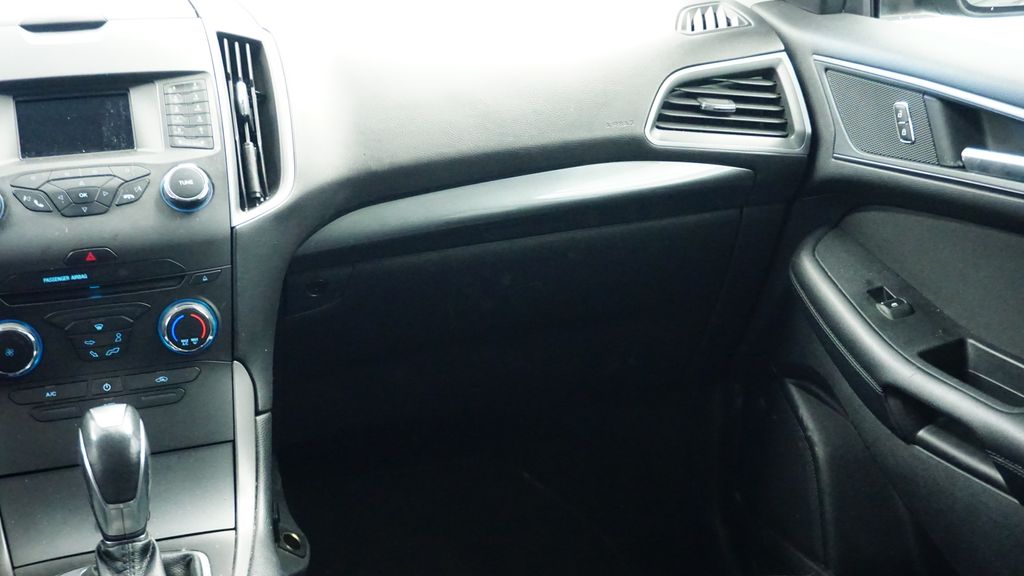 Thumbnail: 2018 Ford Edge - 12