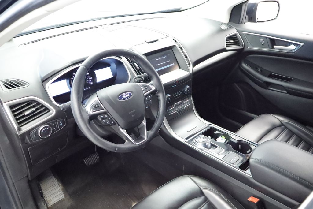 Thumbnail: 2019 Ford Edge - 14