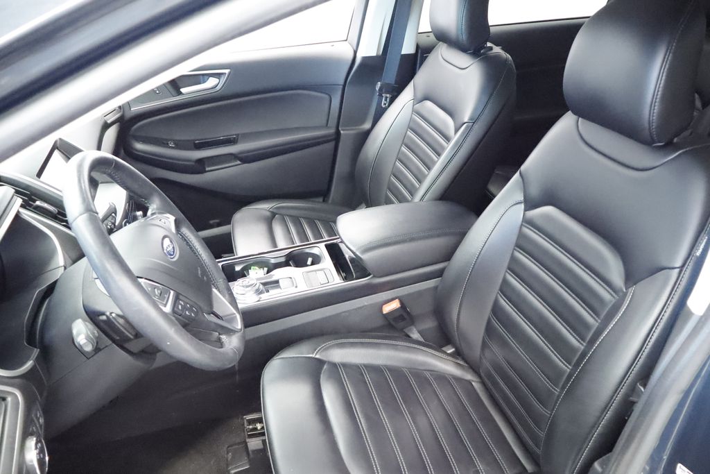Thumbnail: 2019 Ford Edge - 11
