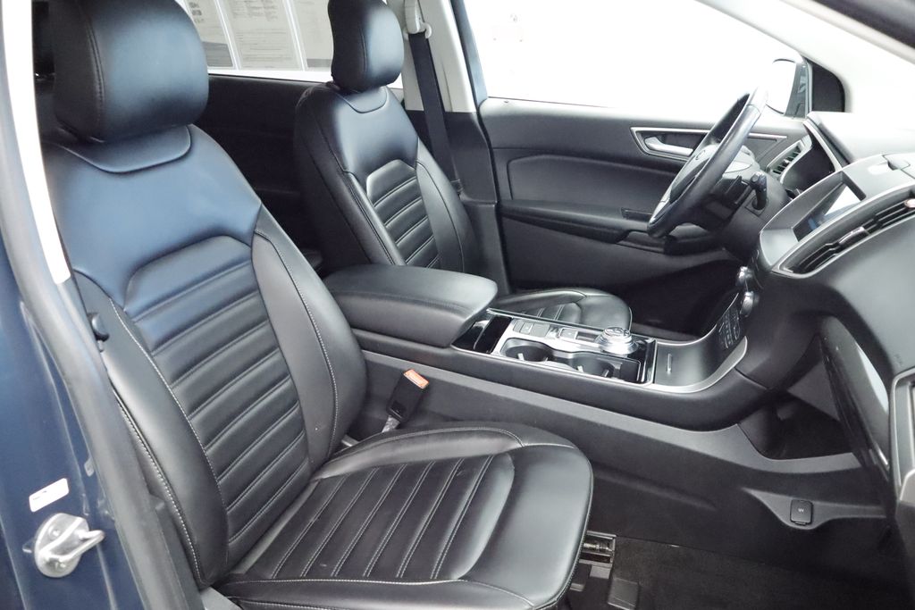 Thumbnail: 2019 Ford Edge - 10