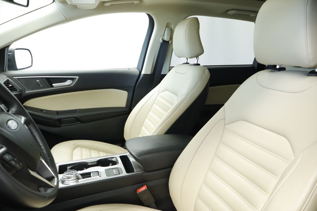 Thumbnail: 2023 Ford Edge - 10